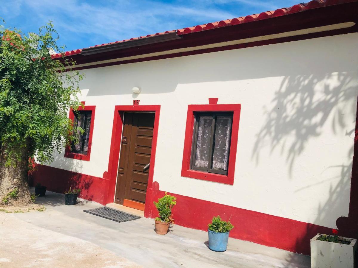 Mae Home Carril Caldas Da Rainha Eksteriør billede