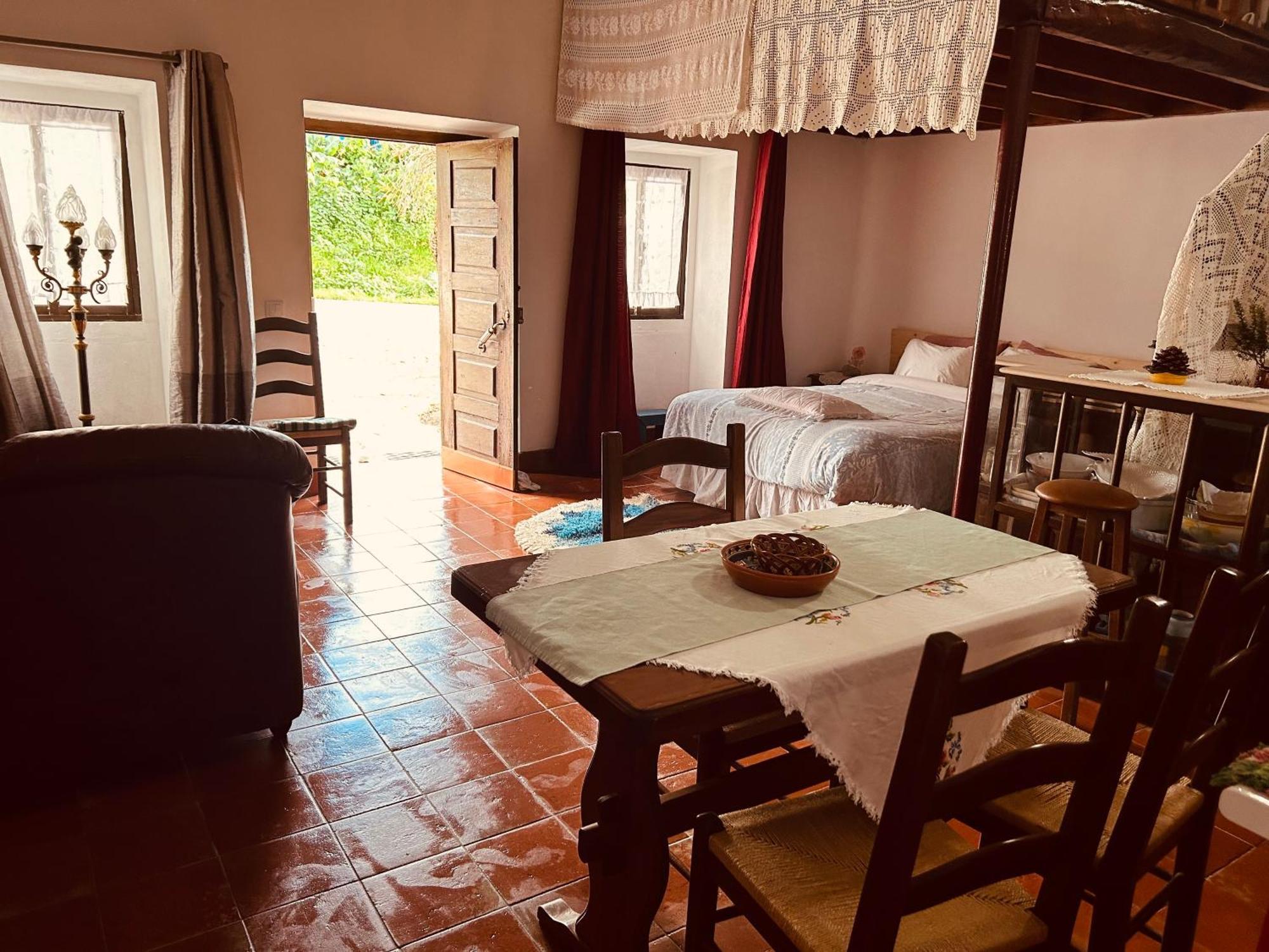Mae Home Carril Caldas Da Rainha Eksteriør billede